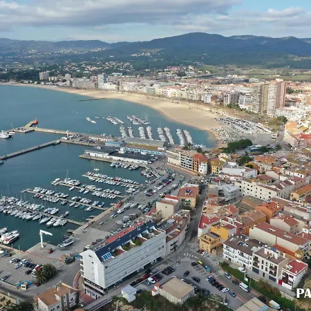 Pis Gran I Reformat Per 4 Persones Apartment
